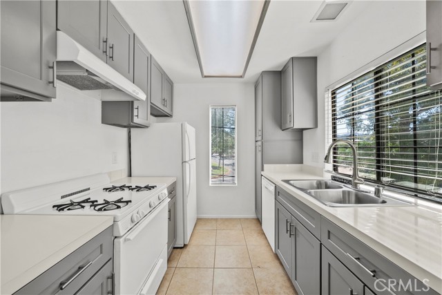 Detail Gallery Image 9 of 26 For 2554 Olive Dr #116,  Palmdale,  CA 93550 - 2 Beds | 2 Baths