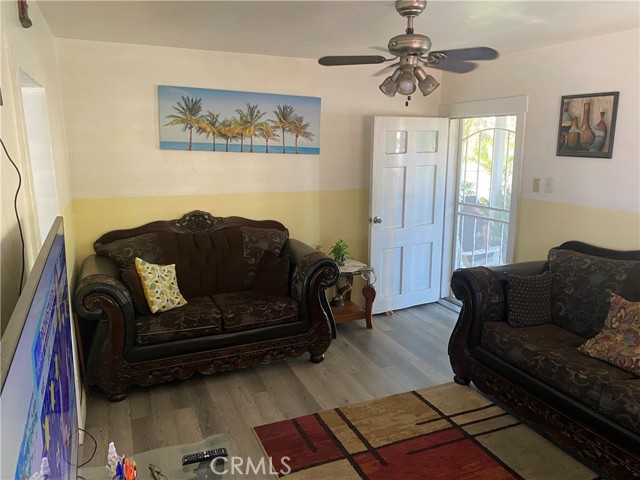 2113 Princeton Street, Delano CA: https://media.crmls.org/medias/49c88016-67da-41bb-822e-0549ebd24f12.jpg