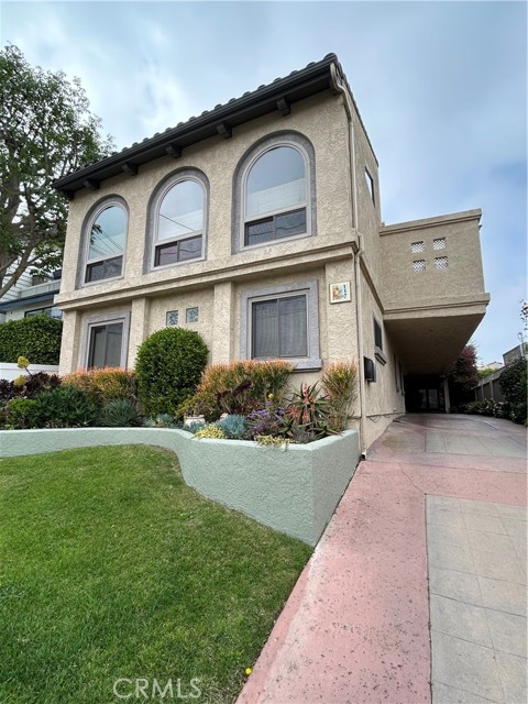 Detail Gallery Image 2 of 41 For 117 S Prospect Ave #a, Redondo Beach,  CA 90277 - 4 Beds | 2/1 Baths