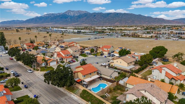 Detail Gallery Image 18 of 19 For 6733 Newport Ct, Fontana,  CA 92336 - 4 Beds | 2/1 Baths