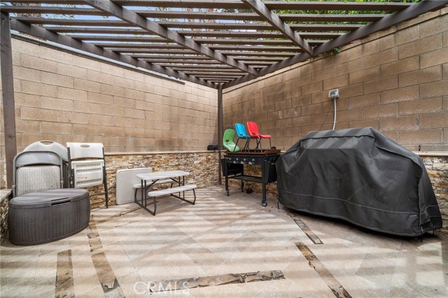 2 Dos Rios, Irvine CA: https://media.crmls.org/medias/49caefa4-bca9-465d-a20b-f0168e01f256.jpg