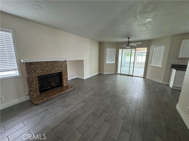 461 Camino Los Gallos, Perris CA: https://media.crmls.org/medias/49cb6cc7-4b4a-4135-a4c9-c24d6023b72e.jpg
