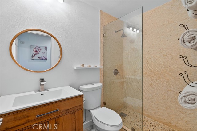 Detail Gallery Image 16 of 29 For 24456 Mockingbird Ct, Valencia,  CA 91355 - 3 Beds | 3 Baths