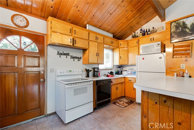 Detail Gallery Image 10 of 40 For 1207 Scenic Way, Rimforest,  CA 92378 - 3 Beds | 2 Baths