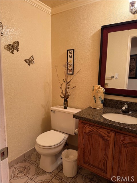 Detail Gallery Image 9 of 37 For 17000 Orozco St, Granada Hills,  CA 91344 - 4 Beds | 2/2 Baths