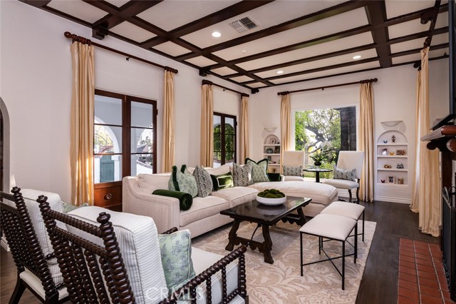 Detail Gallery Image 13 of 47 For 1731 W Kenneth Rd, Glendale,  CA 91201 - 3 Beds | 2 Baths