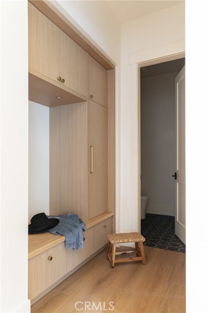 Detail Gallery Image 27 of 29 For 481 Bay View Ct, Lake Arrowhead,  CA 92352 - 4 Beds | 3/1 Baths