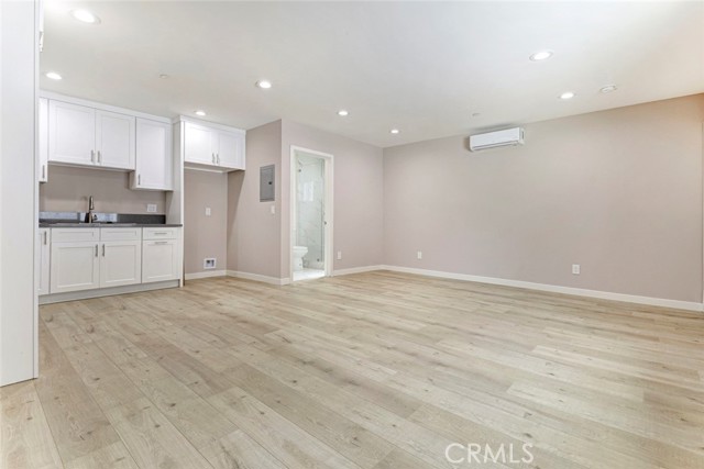 Detail Gallery Image 4 of 8 For 7302 N Firmament Ave, Van Nuys,  CA 91406 - 0 Beds | 1 Baths