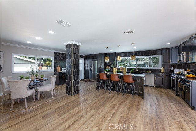Detail Gallery Image 18 of 75 For 3841 Pacific Ave, Long Beach,  CA 90807 - 5 Beds | 5 Baths