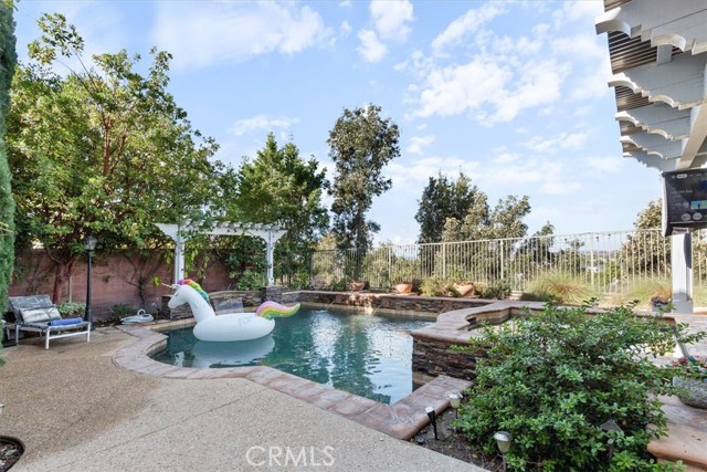 33 Craftsbury Place, Ladera Ranch CA: https://media.crmls.org/medias/49ce2eb2-810e-4cda-9465-96b517937c7a.jpg