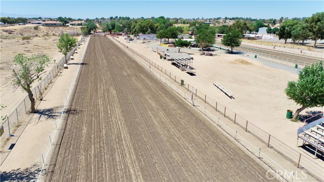 9983 Choiceana Avenue, Hesperia CA: https://media.crmls.org/medias/49ce3a59-55e6-41ee-8dee-a940e8115472.jpg