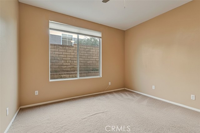 Detail Gallery Image 21 of 46 For 14218 Yellowstone Ln, Canyon Country,  CA 91387 - 6 Beds | 4 Baths