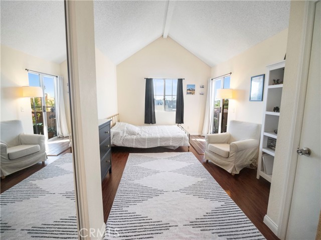 Detail Gallery Image 5 of 39 For 2507 E 15th #304,  Long Beach,  CA 90804 - 2 Beds | 2 Baths