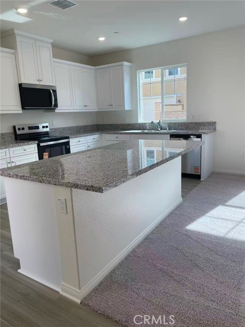 Detail Gallery Image 3 of 16 For 16129 Alamo Ct, Chino,  CA 91708 - 3 Beds | 2/1 Baths