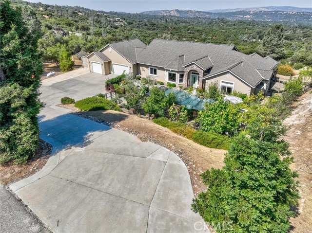 Detail Gallery Image 4 of 61 For 31364 Quartz Mountain Rd, Coarsegold,  CA 93614 - 4 Beds | 3 Baths