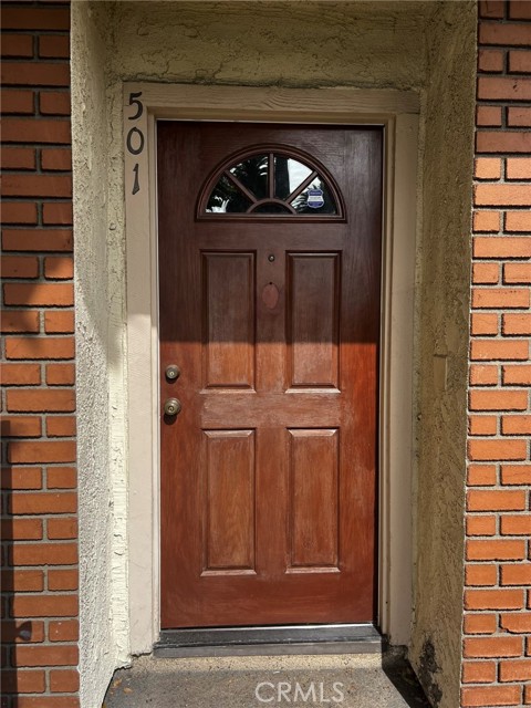 Detail Gallery Image 2 of 40 For 19451 Sherman Way #501,  Reseda,  CA 91335 - 3 Beds | 2/1 Baths