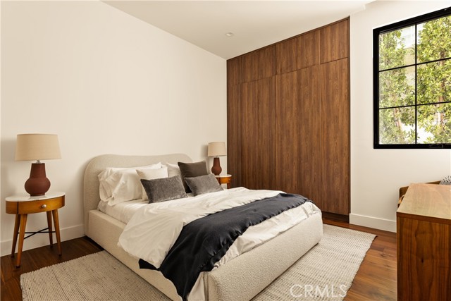 Detail Gallery Image 18 of 41 For 4930 Edgerton Ave, Encino,  CA 91436 - 5 Beds | 5/1 Baths