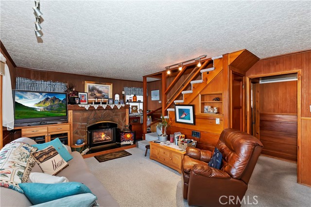 Detail Gallery Image 7 of 56 For 42161 Big Bear Bld, Big Bear Lake,  CA 92315 - 4 Beds | 3 Baths