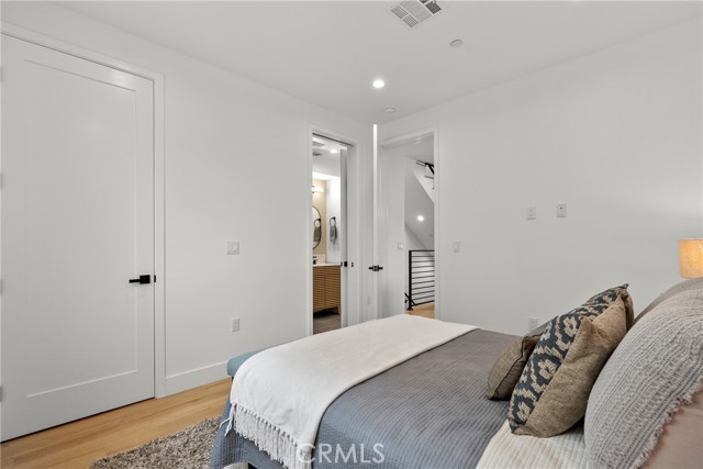 201 S Westlake Ave Unit #203, Los Angeles CA: https://media.crmls.org/medias/49d10112-6033-44af-94ec-167acda7ca07.jpg