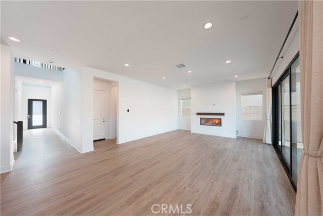 27554 Elderberry Dr, Valencia CA: https://media.crmls.org/medias/49d1521d-e6c3-48a9-bfca-33a1afc7ff22.jpg