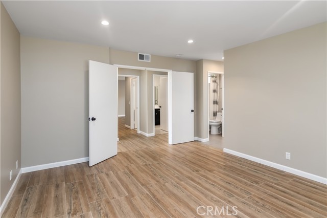 661 La Corona Court, Oak Park CA: https://media.crmls.org/medias/49d32ee5-7558-4529-b5b2-35c9d770a674.jpg