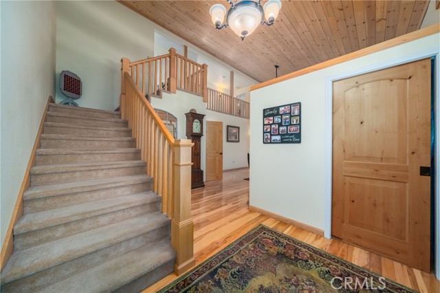 14274 Regina Way, Cobb CA: https://media.crmls.org/medias/49d36da6-ad5d-42fc-ace3-418da742e28f.jpg