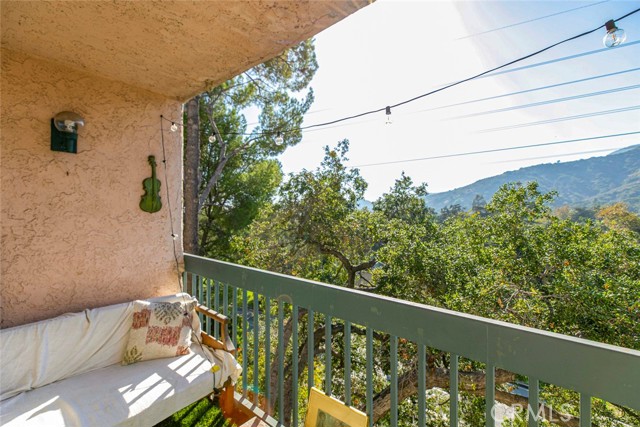 Detail Gallery Image 7 of 30 For 2940 N Verdugo Rd #305,  Glendale,  CA 91208 - 2 Beds | 2 Baths