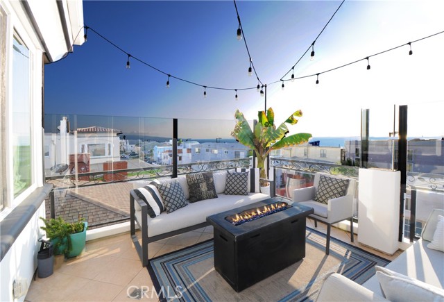 3316 Alma Avenue, Manhattan Beach, California 90266, 5 Bedrooms Bedrooms, ,4 BathroomsBathrooms,Residential,Sold,Alma,SB22035923