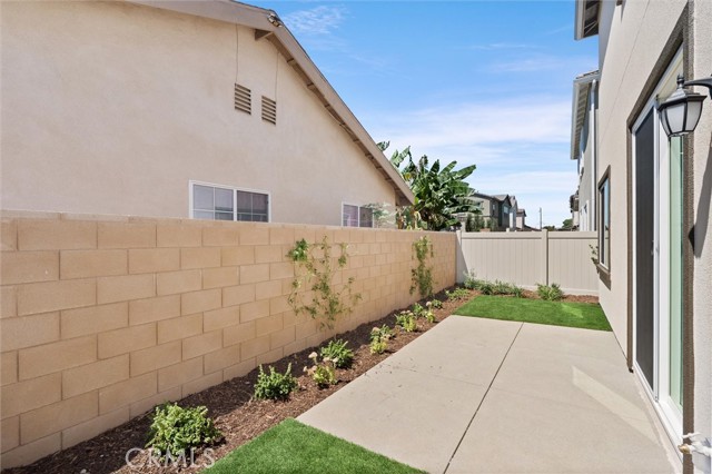 413 E 220th Street, Carson CA: https://media.crmls.org/medias/49d4920e-a4b8-43f6-8ad3-104ef115ca1d.jpg