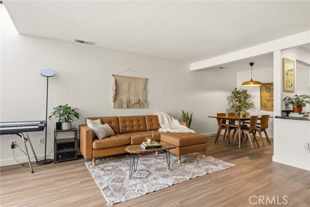 Detail Gallery Image 4 of 26 For 25712 Le Parc #41,  Lake Forest,  CA 92630 - 1 Beds | 1/1 Baths