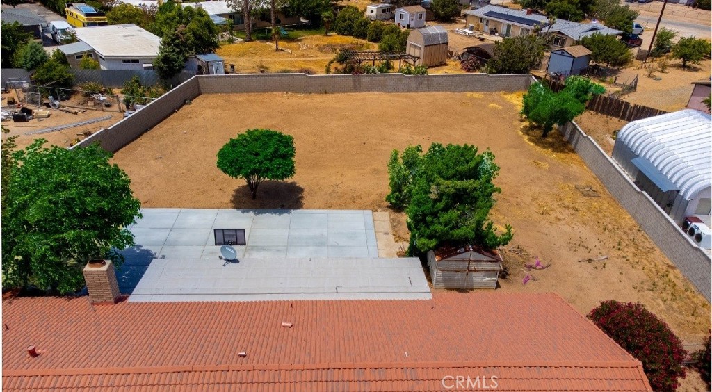 https://media.crmls.org/medias/49d4eaab-299a-4b71-8b9d-890417f1b9ef.jpg?preset=X-Large