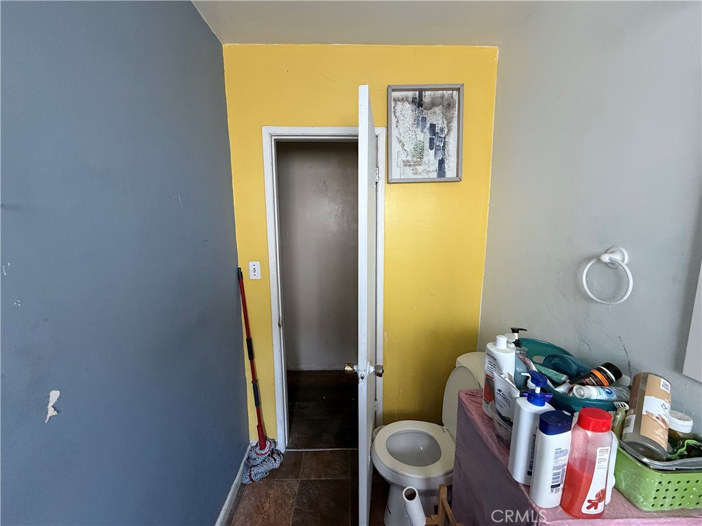 https://media.crmls.org/medias/49d4f00a-a32a-48cf-a66d-4094572fb671.jpg?preset=X-Large
