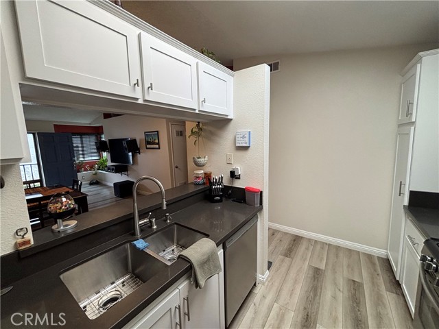 15957 Randall Avenue, Fontana CA: https://media.crmls.org/medias/49d56ce7-2af8-45a7-8302-c8ba54768cb8.jpg