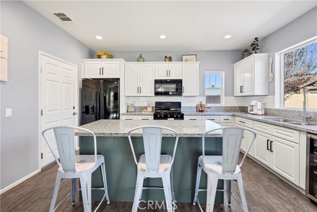 Detail Gallery Image 8 of 34 For 1665 Vibrant Gln, San Jacinto,  CA 92582 - 5 Beds | 3 Baths