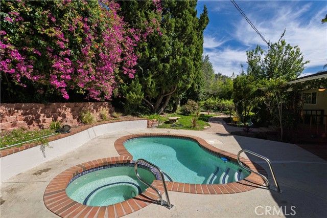 Detail Gallery Image 34 of 35 For 18157 Donmetz St, Porter Ranch,  CA 91326 - 3 Beds | 2 Baths