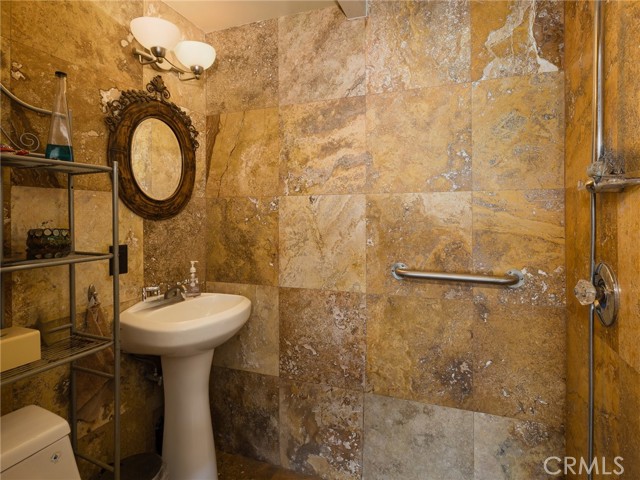 Detail Gallery Image 23 of 41 For 30040 Grandpoint Ln, Rancho Palos Verdes,  CA 90275 - 3 Beds | 3 Baths