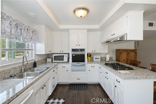 1502 S Merrill Street, Corona CA: https://media.crmls.org/medias/49d87158-ade5-432a-b7a0-9a9b9c144f1c.jpg