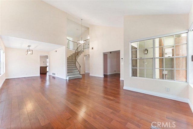 44 W Yale, Irvine CA: https://media.crmls.org/medias/49d8c706-7b42-4bdc-8a92-c9c2894e34aa.jpg