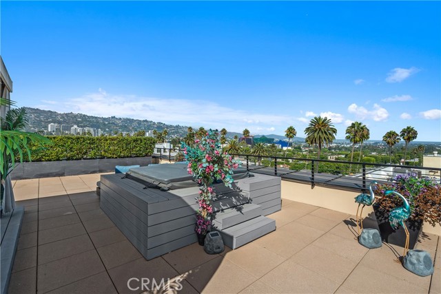 Detail Gallery Image 18 of 24 For 432 N Oakhurst Dr #503,  Beverly Hills,  CA 90210 - 2 Beds | 2/1 Baths
