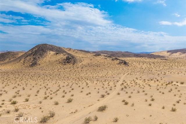 67859 Valle Vista Road, 29 Palms CA: https://media.crmls.org/medias/49d9a3ce-be65-46b5-9050-22c6a8f4dcb2.jpg