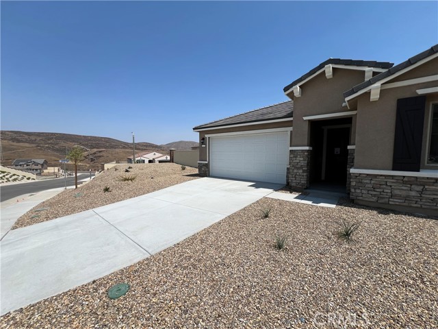 Detail Gallery Image 2 of 29 For 4130 Pioneer Ln, Lake Elsinore,  CA 92530 - 4 Beds | 3 Baths