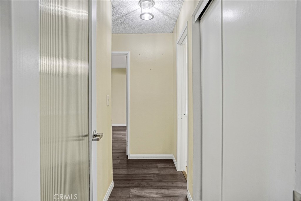 https://media.crmls.org/medias/49d9b1df-b5d9-4760-a4fd-a92bed934544.jpg?preset=X-Large