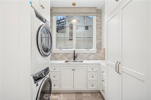 2820 Bayview Drive, Corona del Mar CA: https://media.crmls.org/medias/49da3078-2c23-4ddc-ae52-834d20cf2ee2.jpg