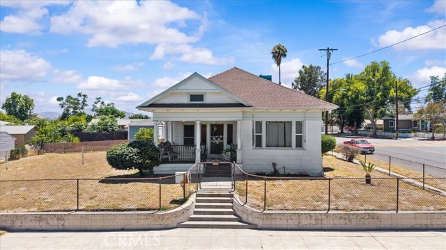 1099 W Congress Street, San Bernardino CA: https://media.crmls.org/medias/49db39b8-9738-4c11-8db4-85afe3fcf9bc.jpg