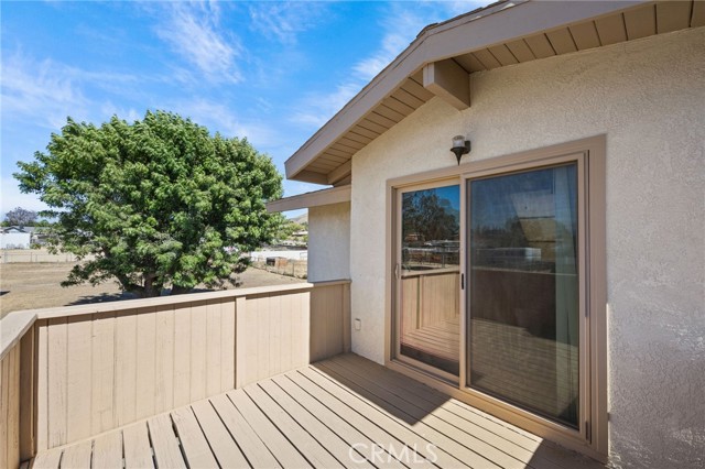 4949 California Avenue, Norco CA: https://media.crmls.org/medias/49db57de-287e-419b-adb6-39ade3478214.jpg