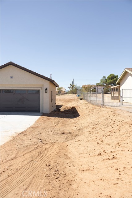 17963 Catalpa Street, Hesperia CA: https://media.crmls.org/medias/49db883e-84ee-42b2-af04-a6f59daeb33c.jpg