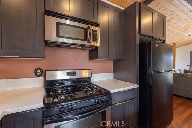 Detail Gallery Image 26 of 37 For 114 Winding, Big Bear City,  CA 92314 - 2 Beds | 1/1 Baths