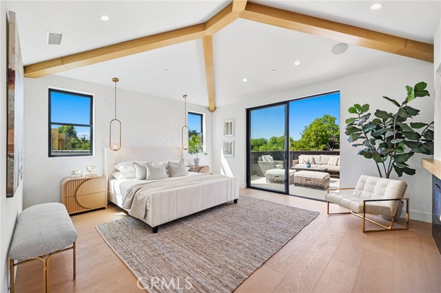 5945 Hesperia Avenue, Encino CA: https://media.crmls.org/medias/49dd096e-e5bb-4147-a596-21cfa8dfb6ad.jpg