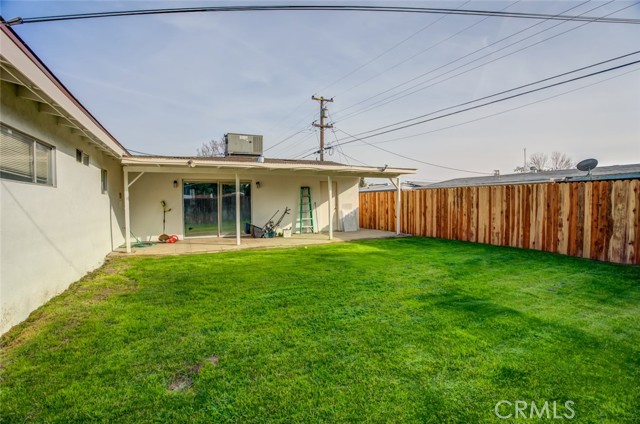 Detail Gallery Image 11 of 37 For 3801 Laverne Ave, Bakersfield,  CA 93309 - 3 Beds | 2/1 Baths