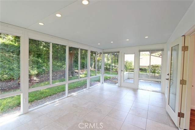 5385 Paseo Del Lago W, Laguna Woods CA: https://media.crmls.org/medias/49dee3fb-5f01-481c-aba7-c435eff12eca.jpg
